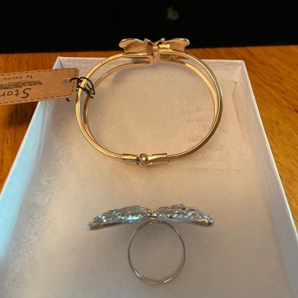 Jewelry - Picture 2 of 3